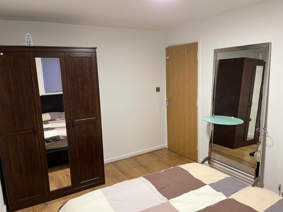 Three Bedroom House In Tooting By Star Apartments לונדון מראה חיצוני תמונה