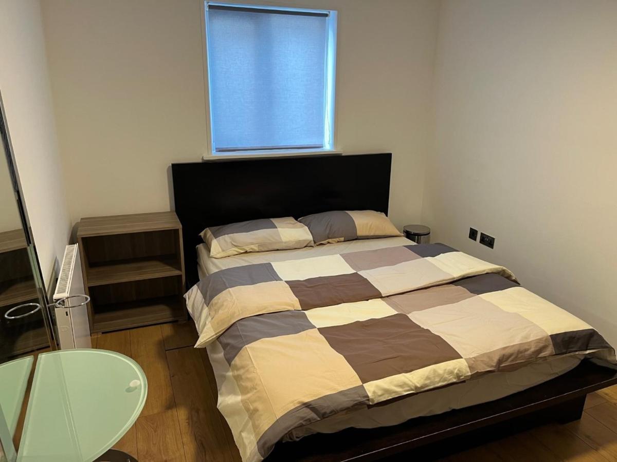 Three Bedroom House In Tooting By Star Apartments לונדון מראה חיצוני תמונה