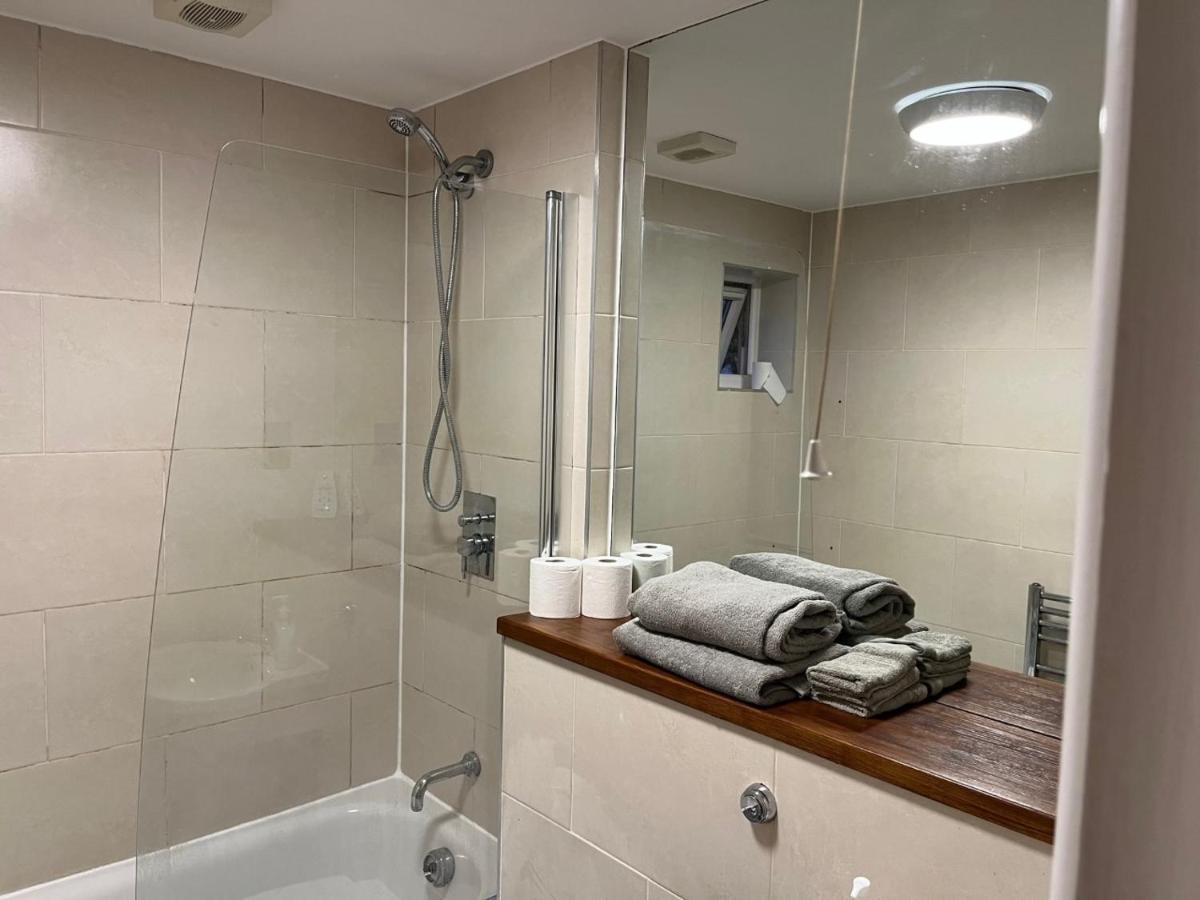 Three Bedroom House In Tooting By Star Apartments לונדון מראה חיצוני תמונה