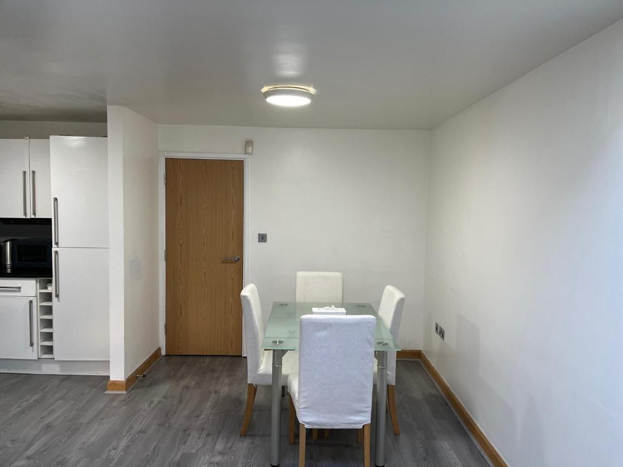 Three Bedroom House In Tooting By Star Apartments לונדון מראה חיצוני תמונה